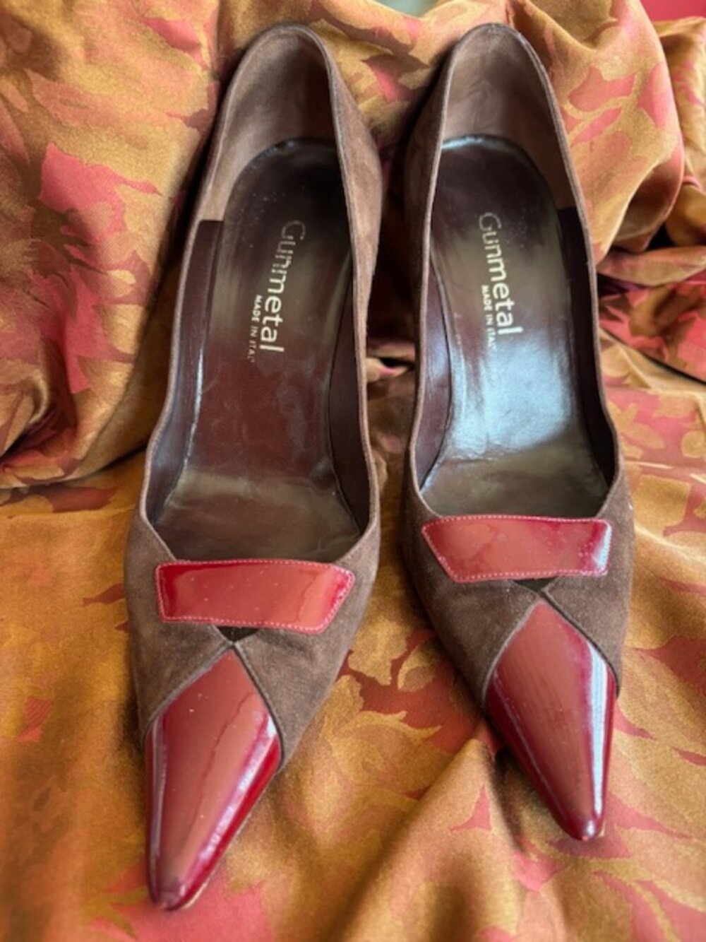 Gunmetal  sz. 38.5 pumps in bicolor wine and brown, suede and patent leather